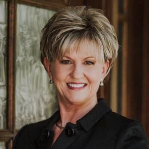 Meet your Posher, Paula